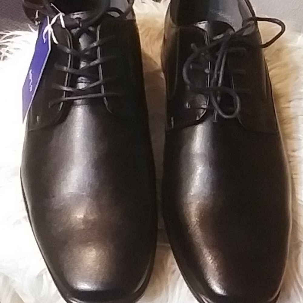 Men's dress shoes
